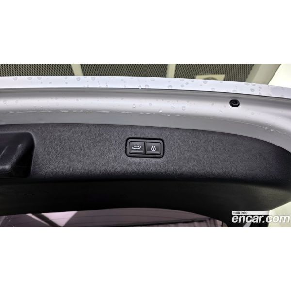 841688