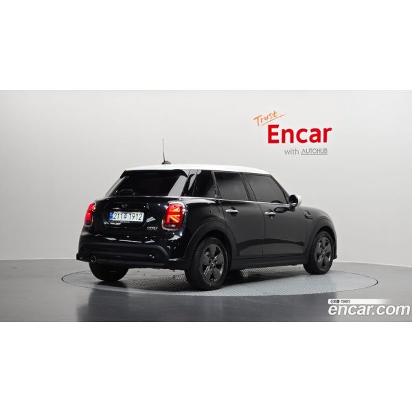 920023