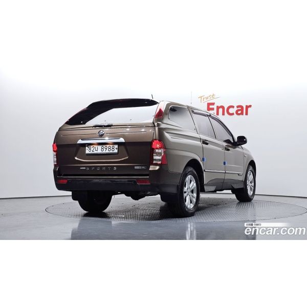 590597