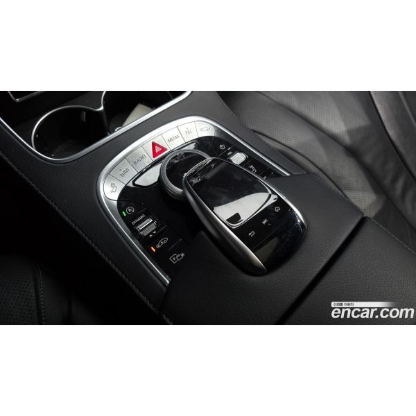 915296