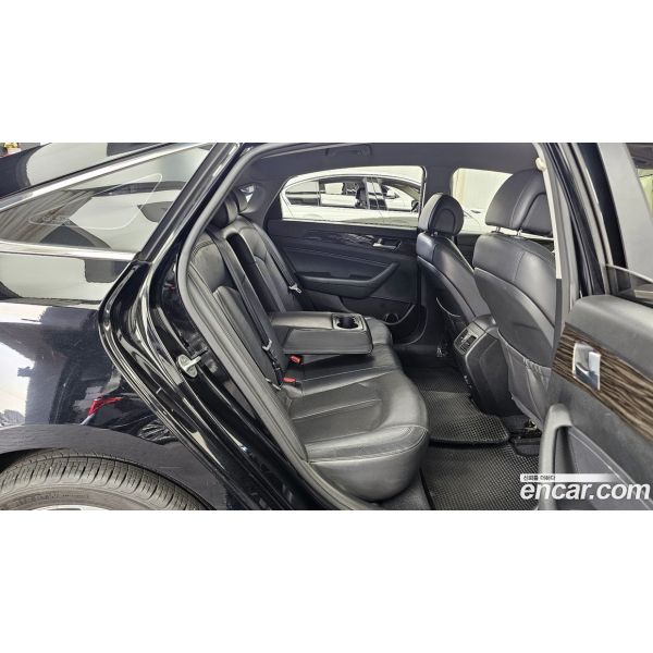882754