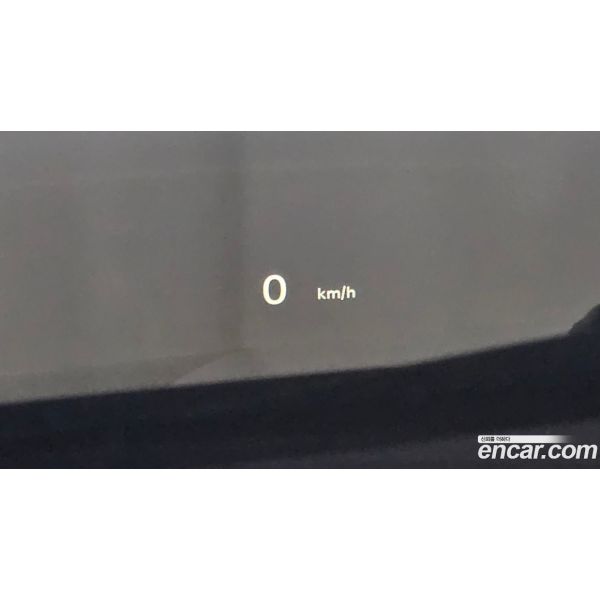 889598