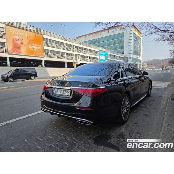 404121