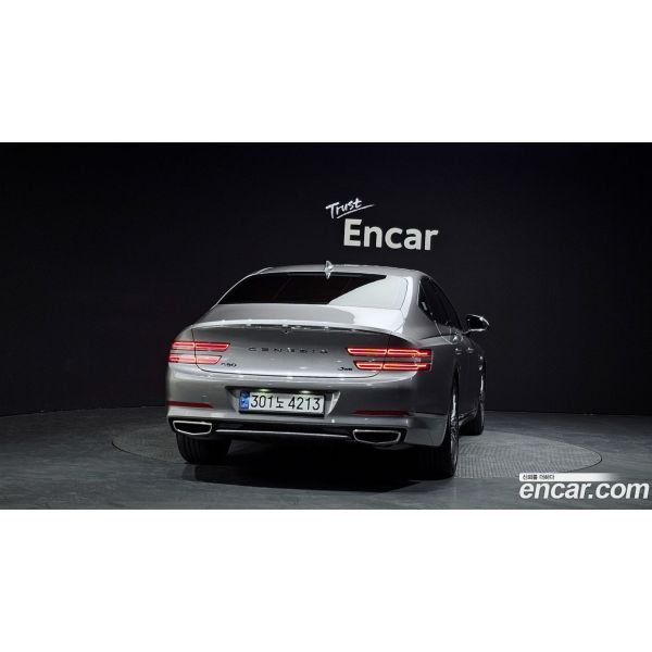 911528
