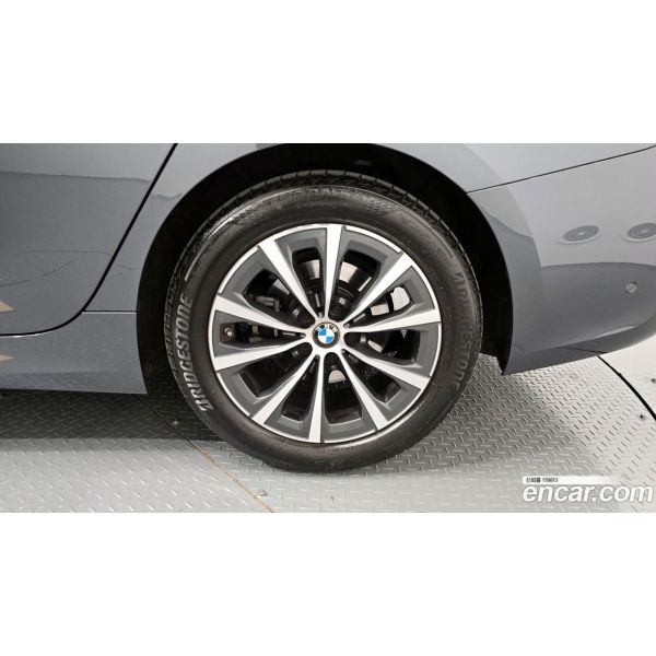 711447