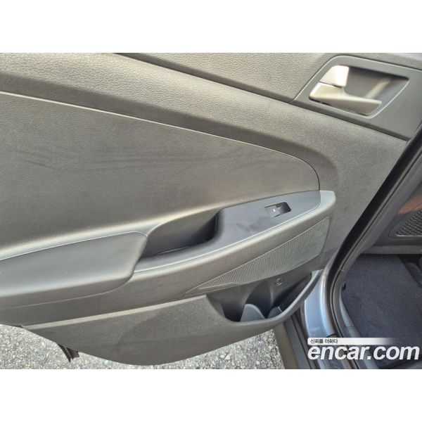982747