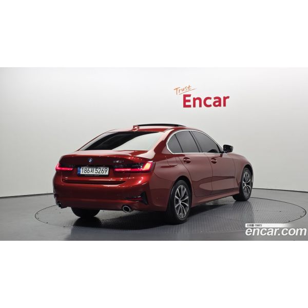 702959