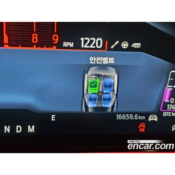 573800