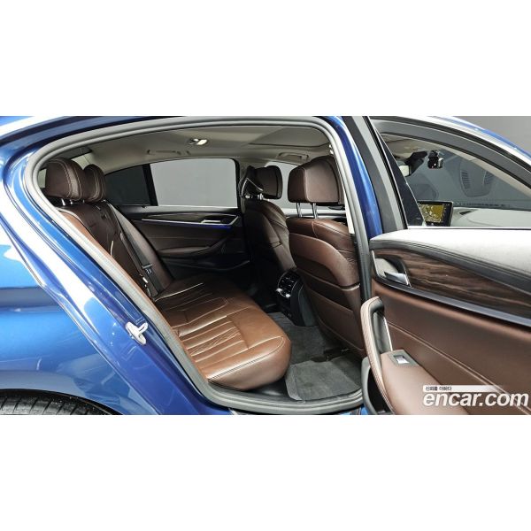 702906