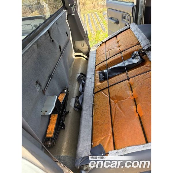 226810