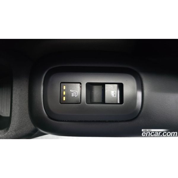 566927