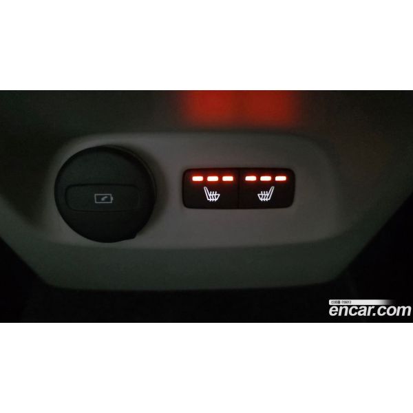 649703