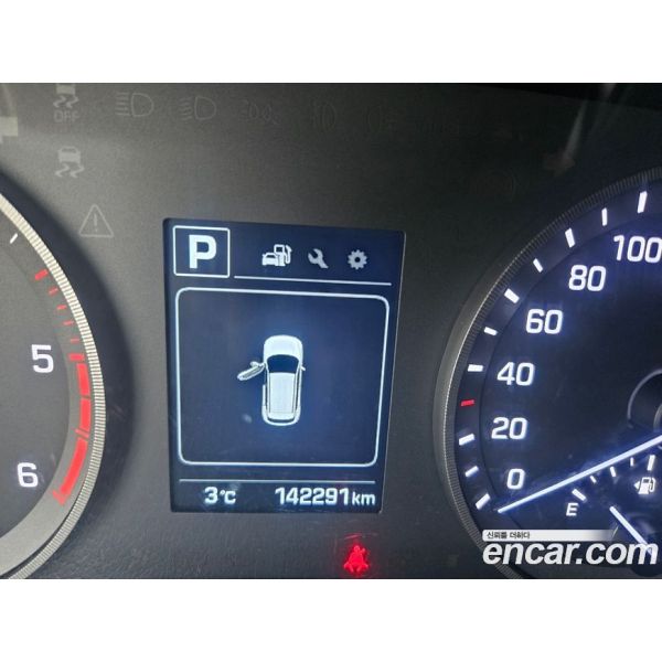 404700