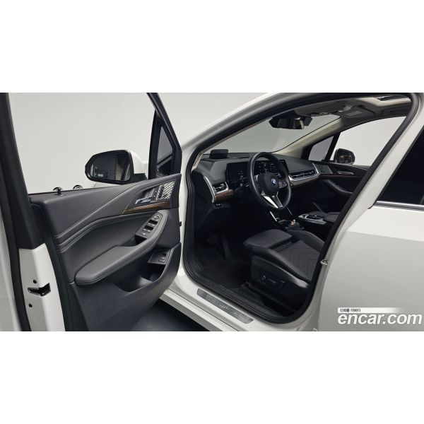 594897