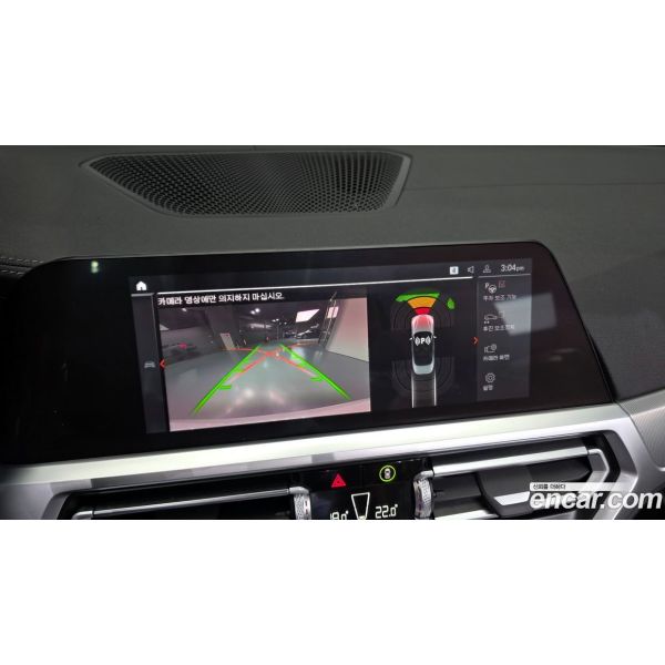 879318