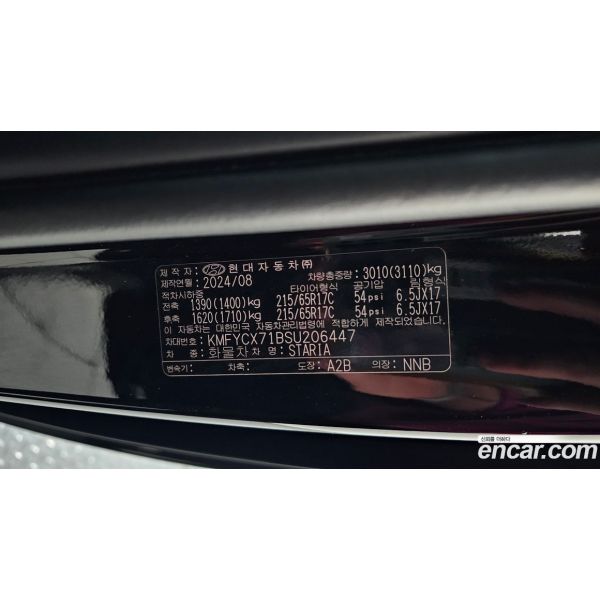 912608