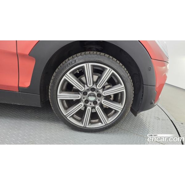 625223