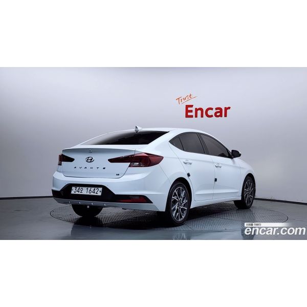 910819