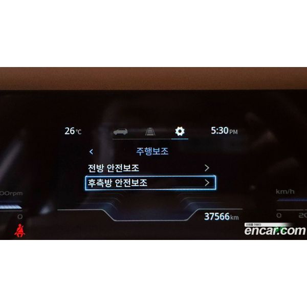 743767