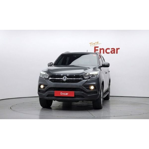 831963