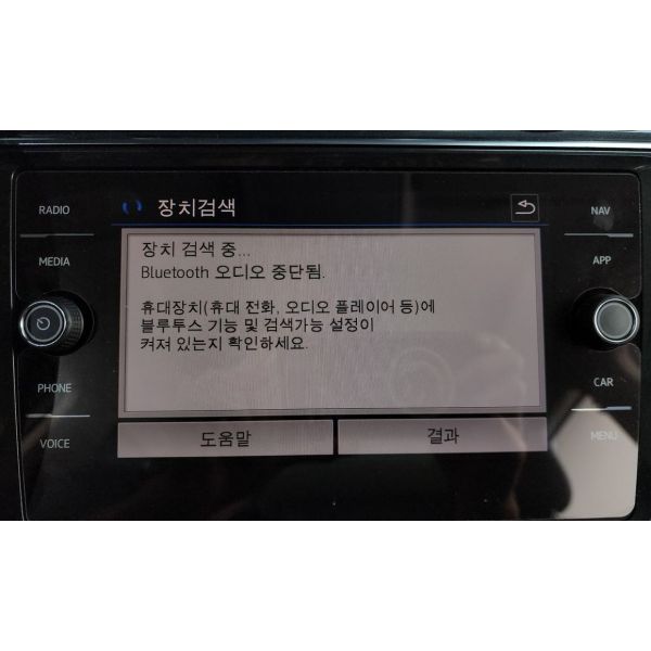 563608