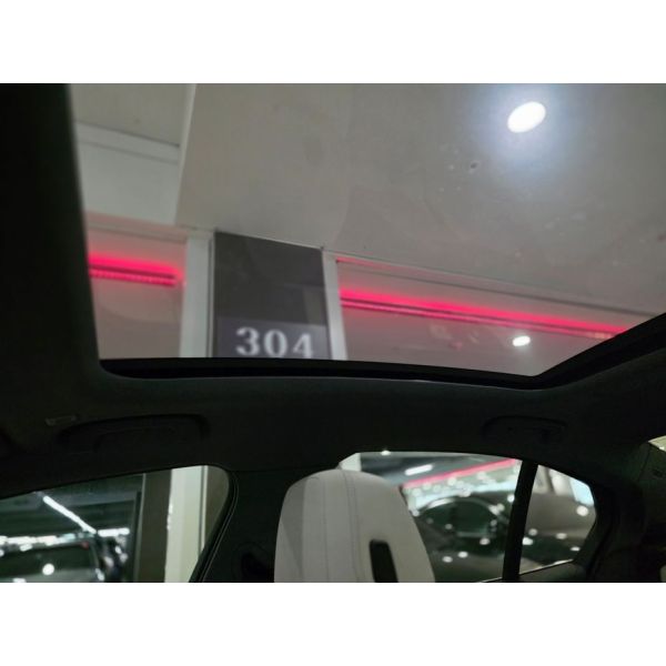 123821