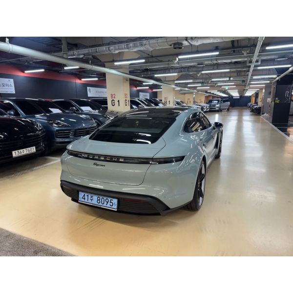 918353