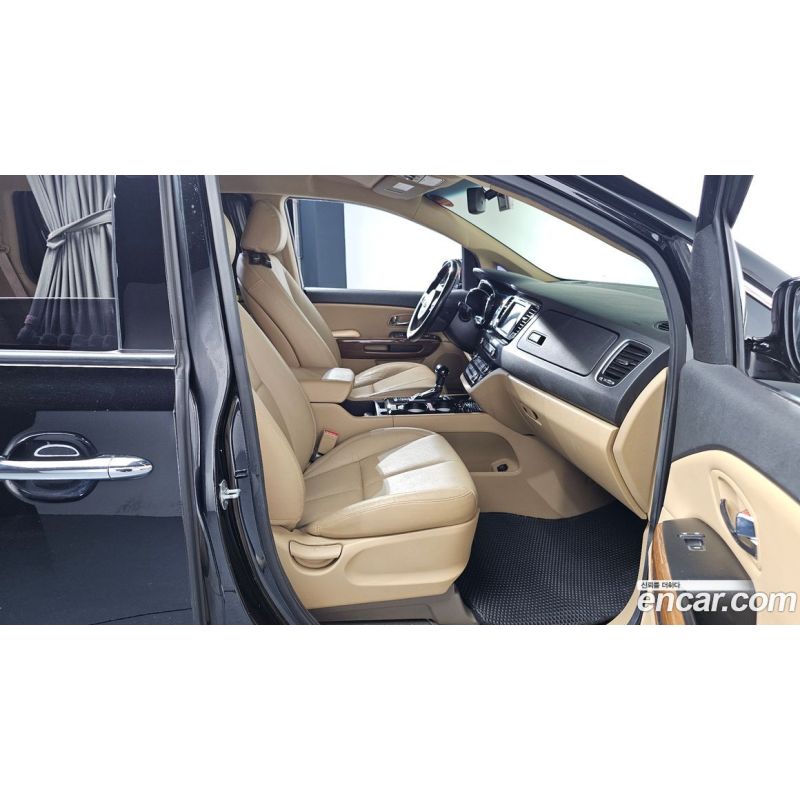 898756