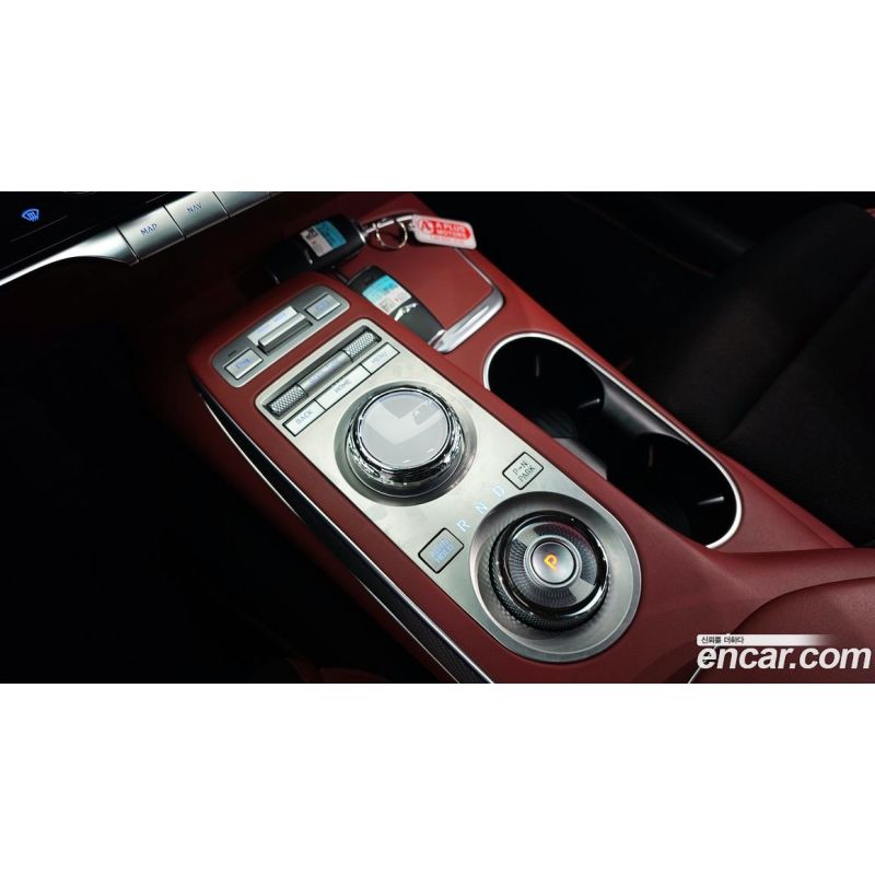 912184