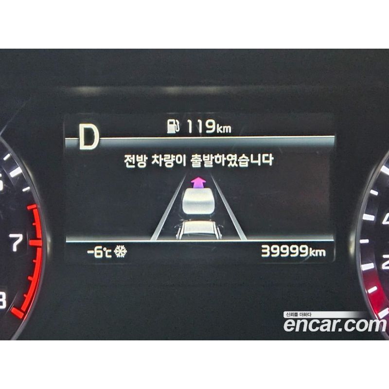 881703