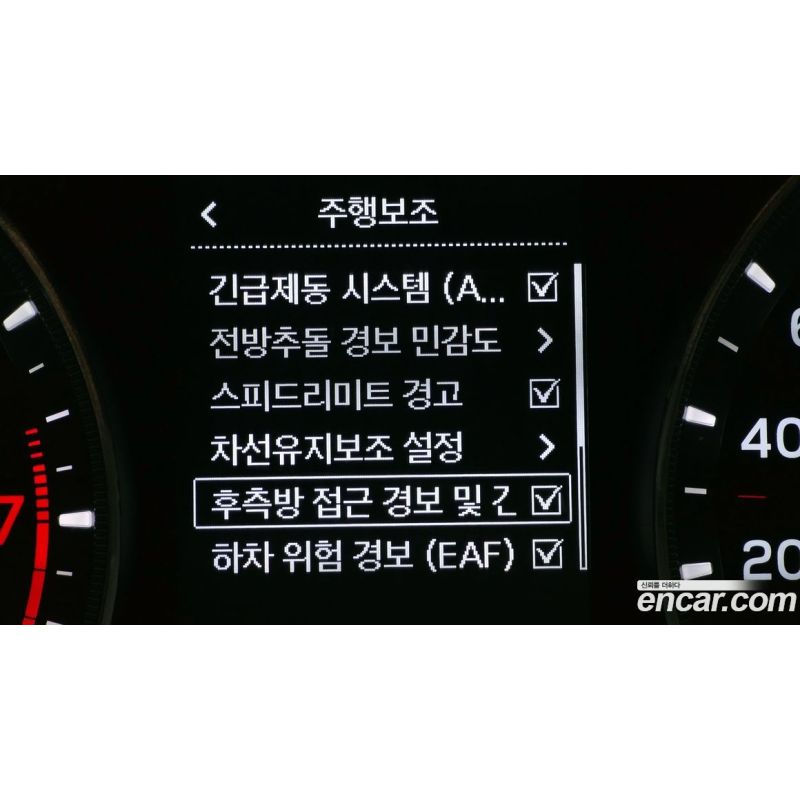 585561