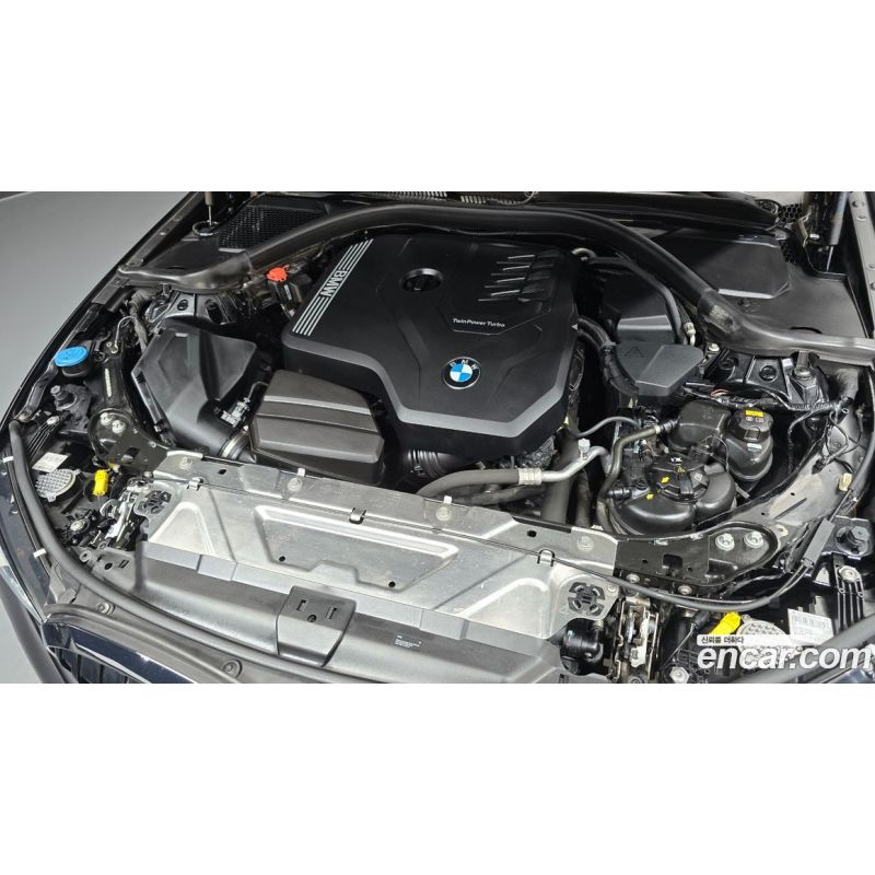 156697