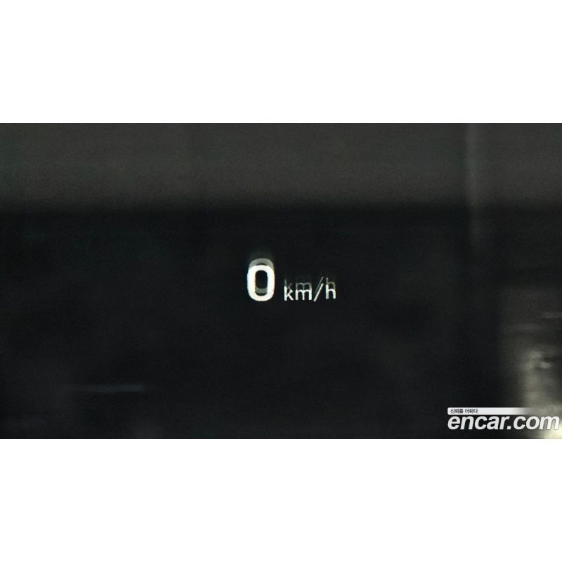704819