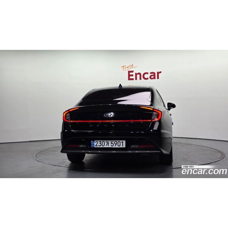 896403