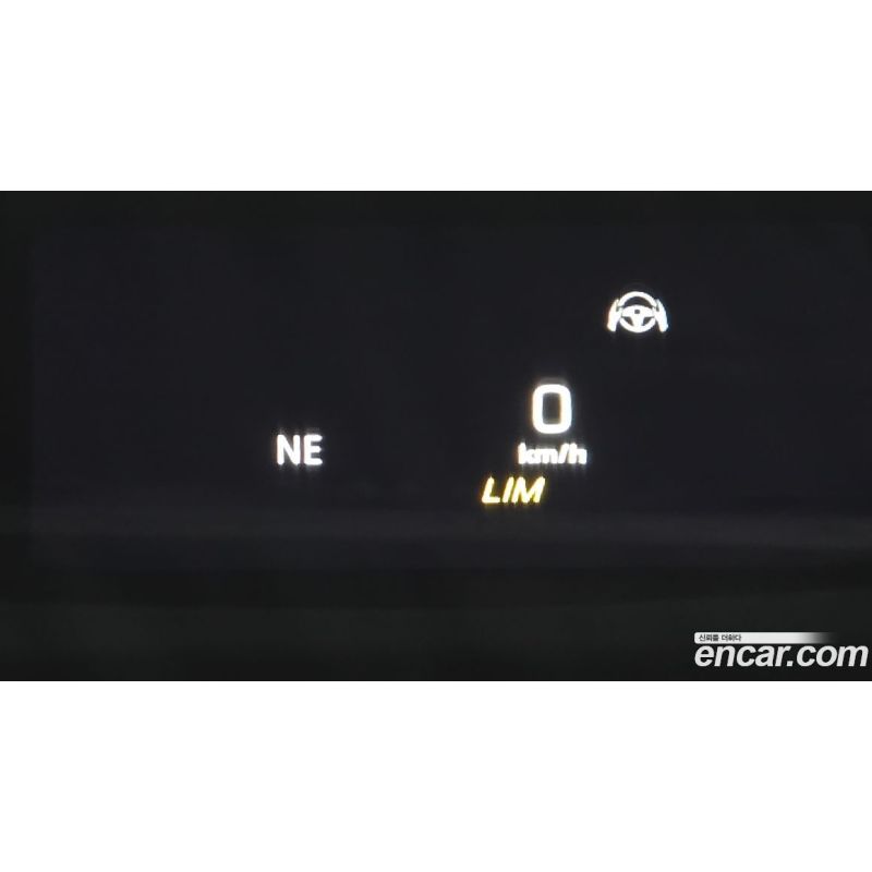 271818