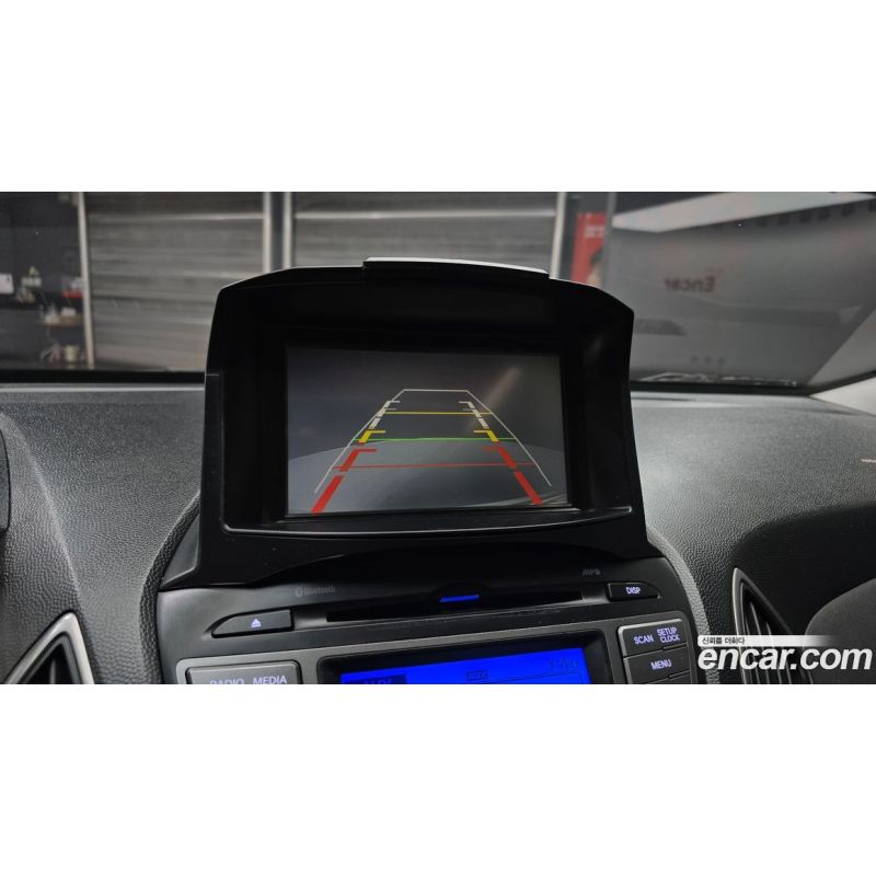 323819
