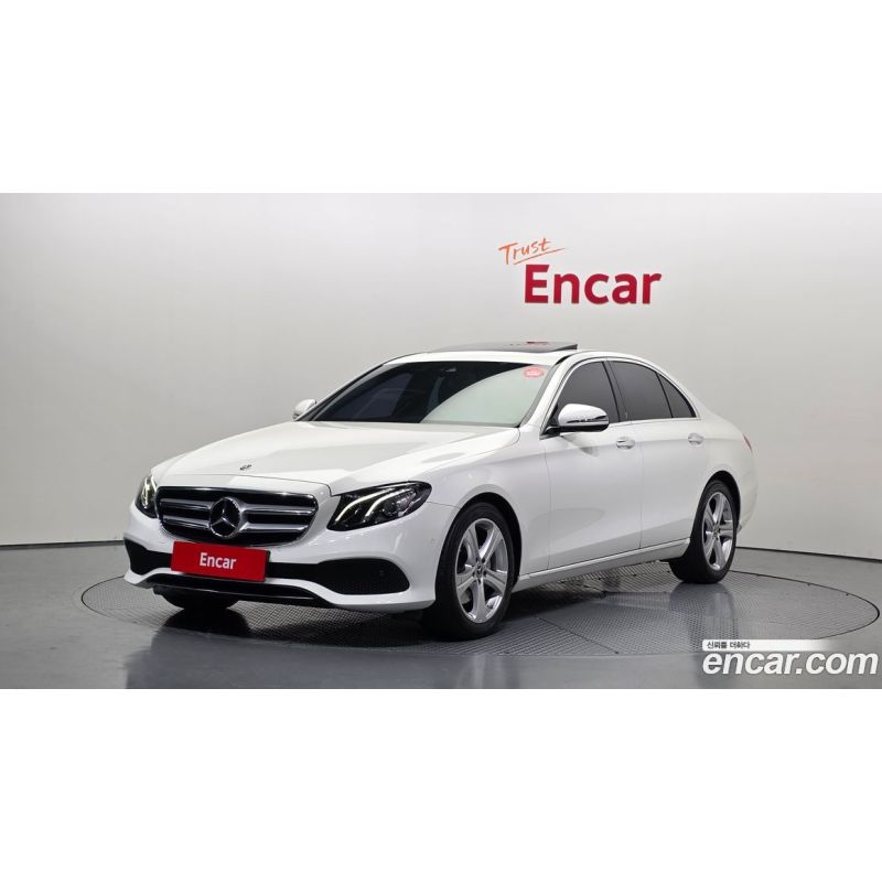 913841