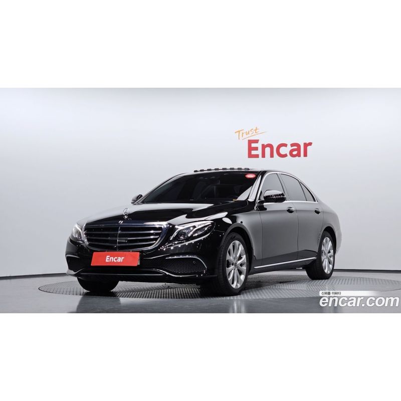 371369
