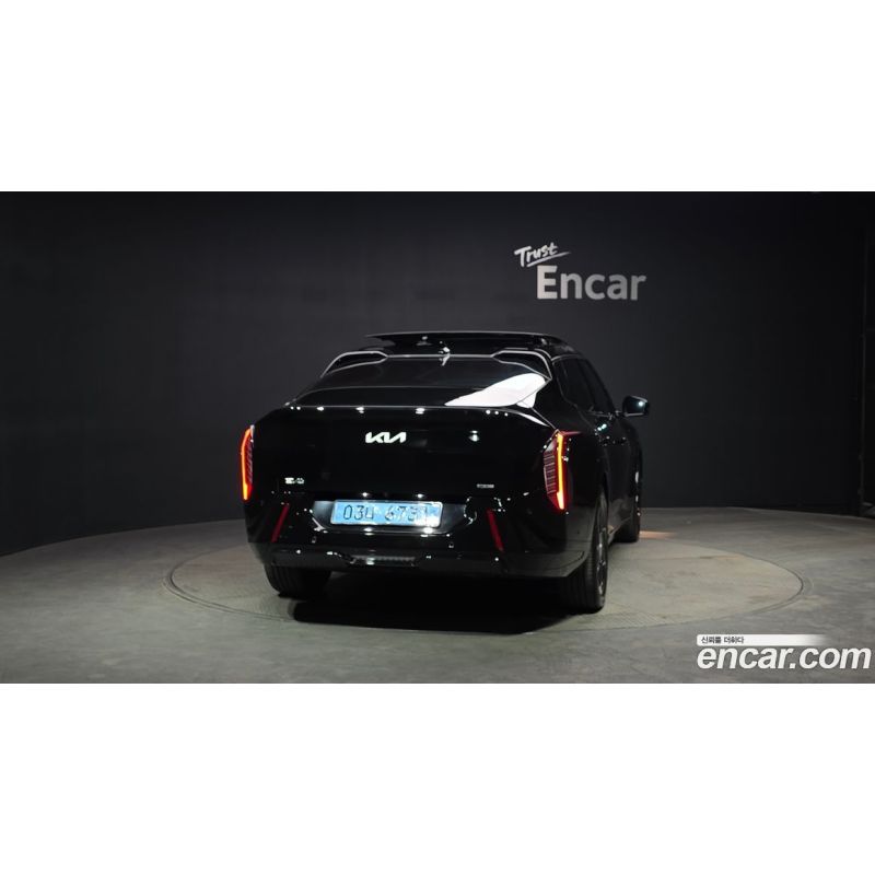 63902