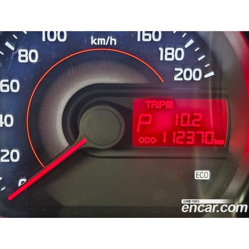 137215