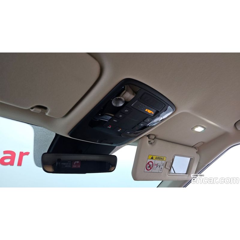 523884