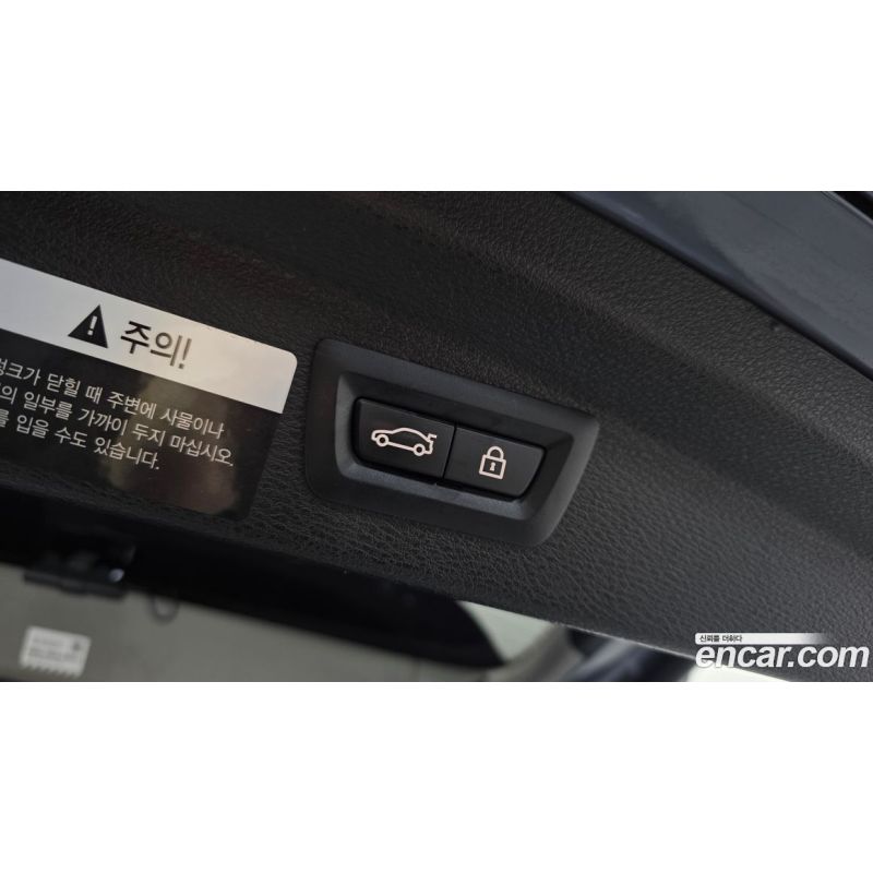 301944