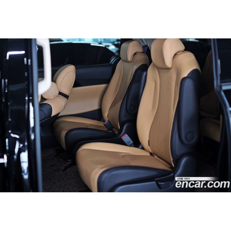 943383