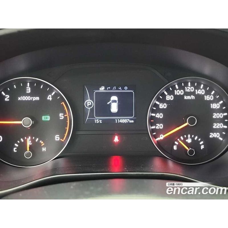 933858