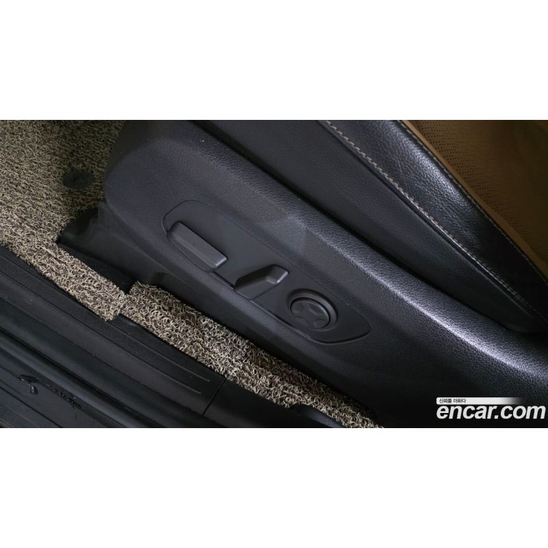 879713