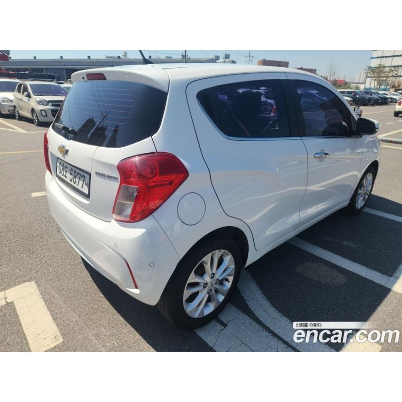 271053