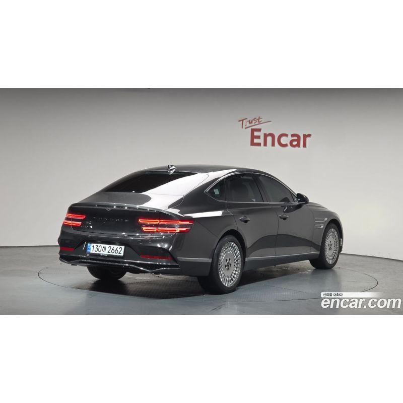 700831