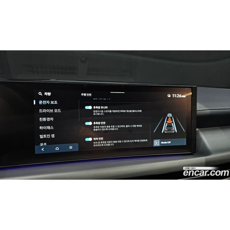 704880