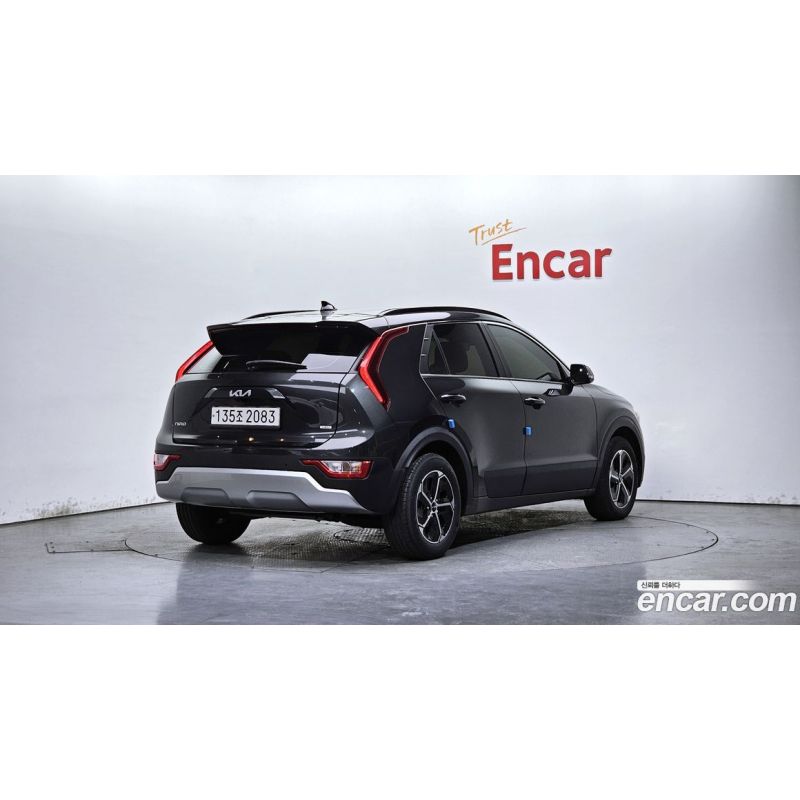 895945