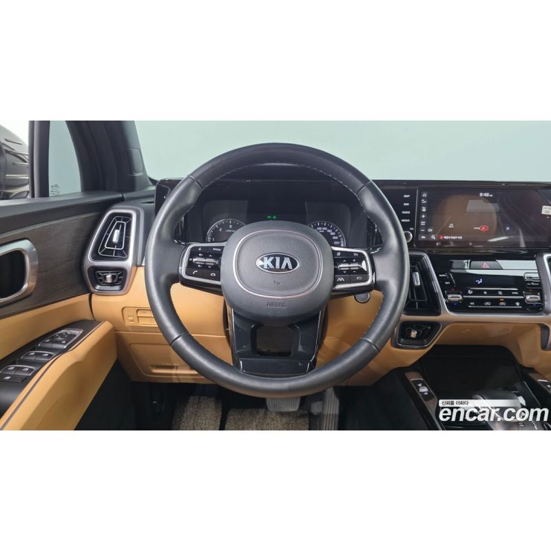 897370